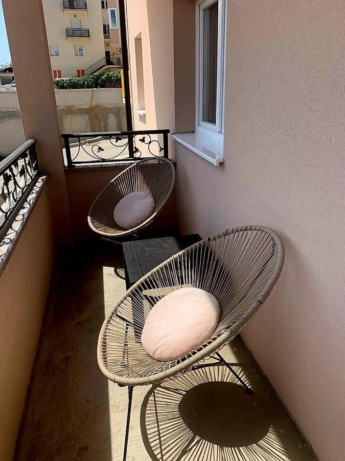 Studio Apartmant Leona With Parking Place Split Buitenkant foto