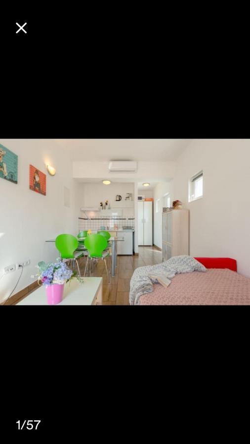 Studio Apartmant Leona With Parking Place Split Buitenkant foto